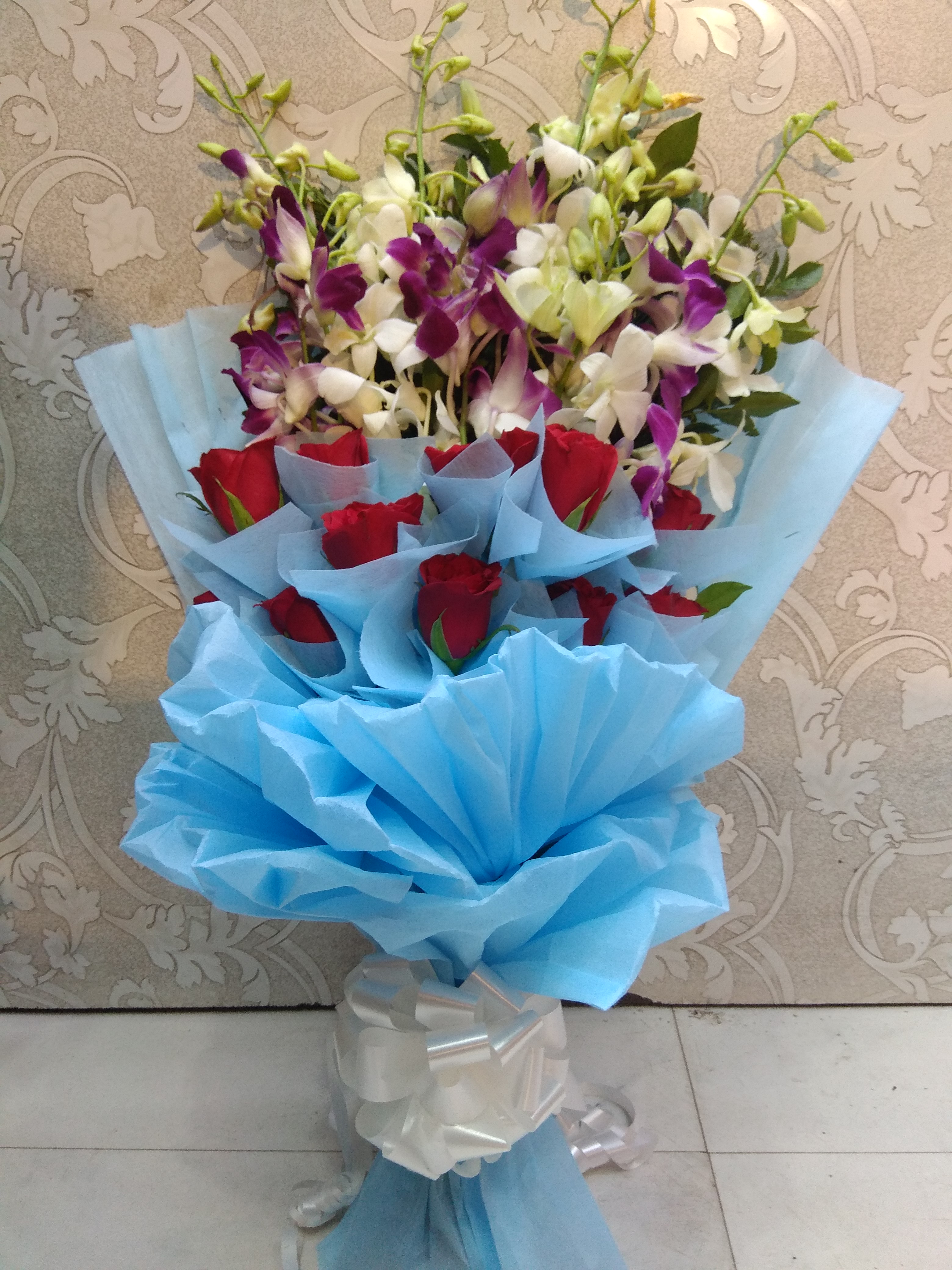 Orchid & Red Roses Bunch
